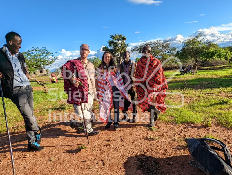 Keywords: Maasai, Maasaii, Boutique, Ethique, Made4Change, artisanat, tribue, communauté locale, Afrique, Kenya, Kajiado