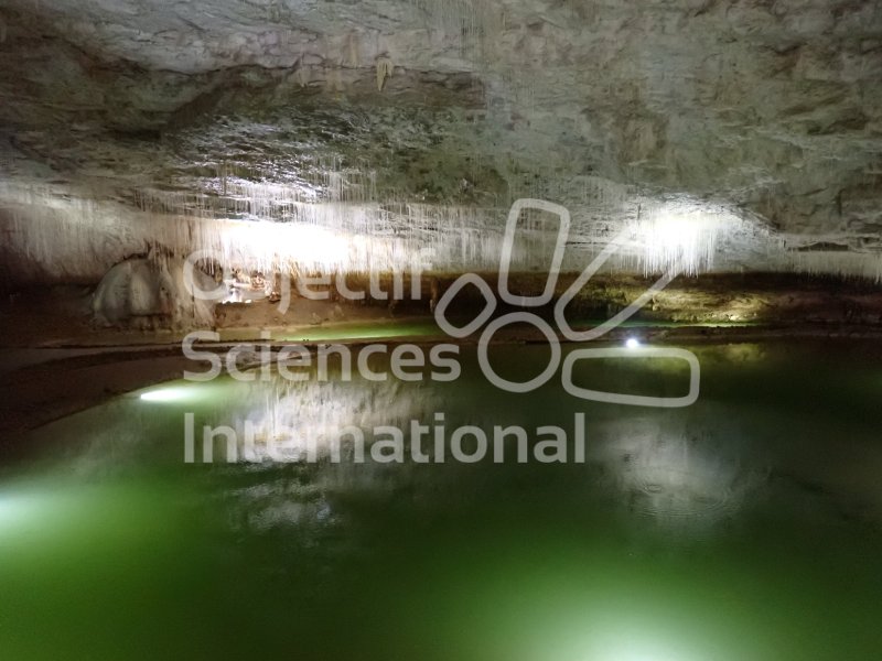 Keywords: fistuleuses grotte choranche lac souterrain
